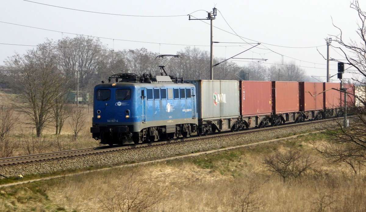 Am 25.03.2015 kam die 140 857-4 von der EGP aus Richtung Stendal und fuhren weiter in Richtung Salzwedel .