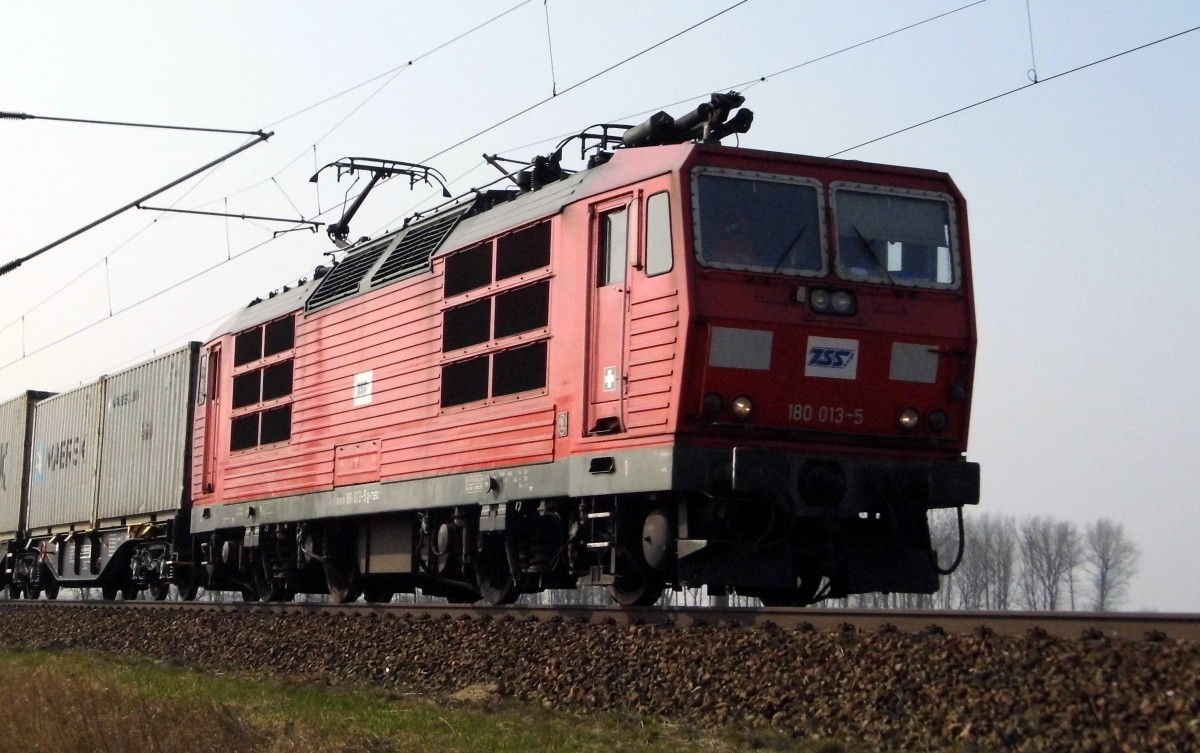 Am 25.03.2015 kam die  180 013-5 von der TSS  Richtung Hannover und fuhr weiter in Richtung Stendal .