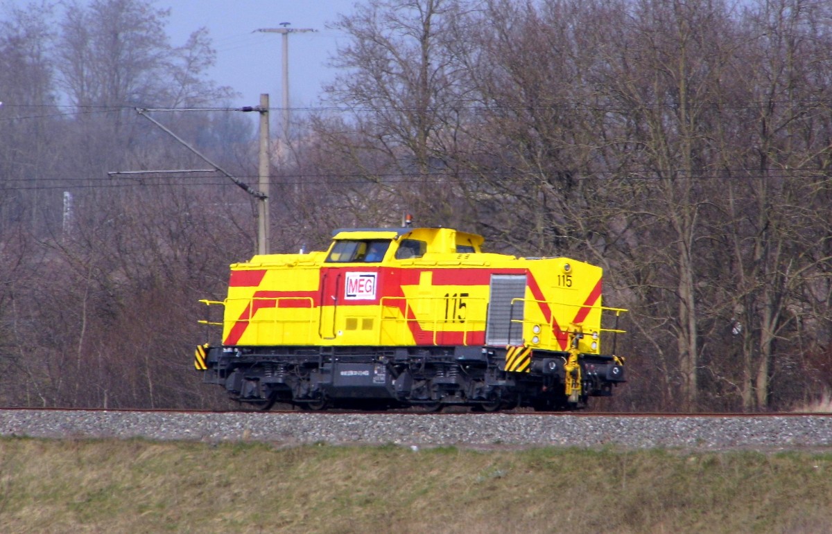 Am 25.03.2015 kam die 298 301-3 von der MEG lok 115 aus Richtung Stendal und fuhr weiter in Richtung Wittenberge .