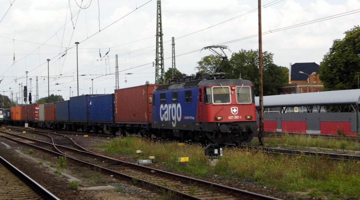 Am 25.08.2015 kam die 421 397-1 von der HSL (SBB Cargo) aus Richtung Magdeburg nach Stendal und fuhr weiter in Richtung Salzwedel. 