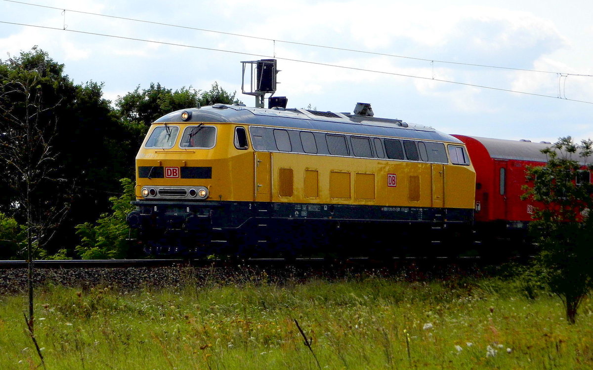 Am 25.08.2017 kam die 218 471-1   aus Richtung Salzwedel und fuhr nach Stendal .
