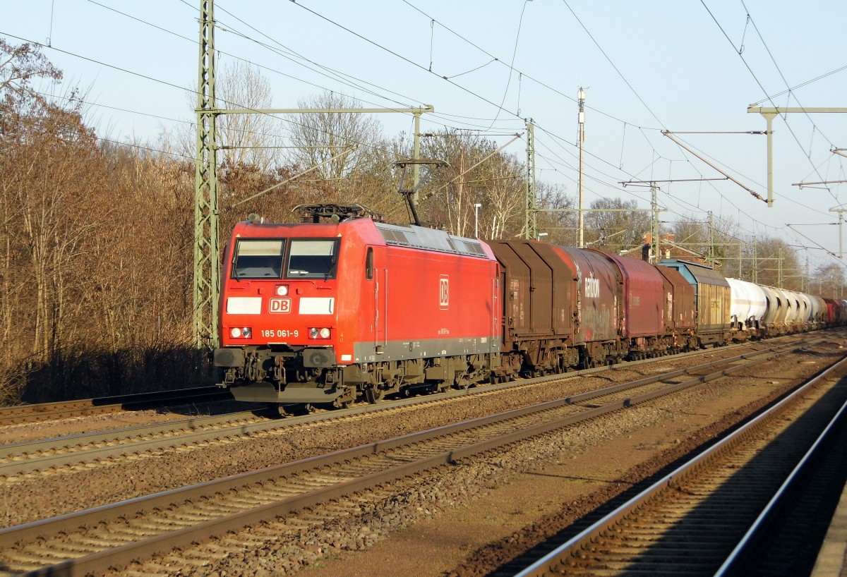 Am 26.02.2015 kam die 185 061-9 von der DB aus Richtung Magdeburg nach Niederndodeleben und fuhr weiter in Richtung Braunschweig .
