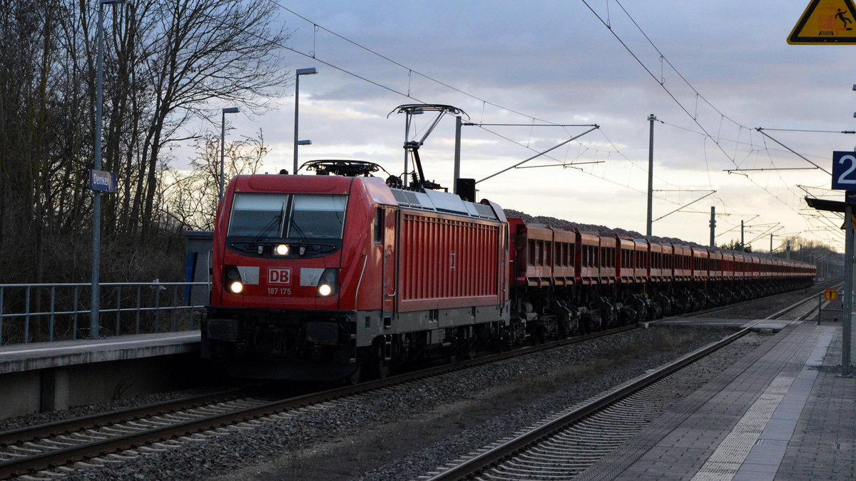 Am 26.02.2021 kam die 187 175 von  DB Cargo Deutschland AG, aus der Richtung Magdeburg   nach Demker und fuhr weiter in Richtung  Stendal .