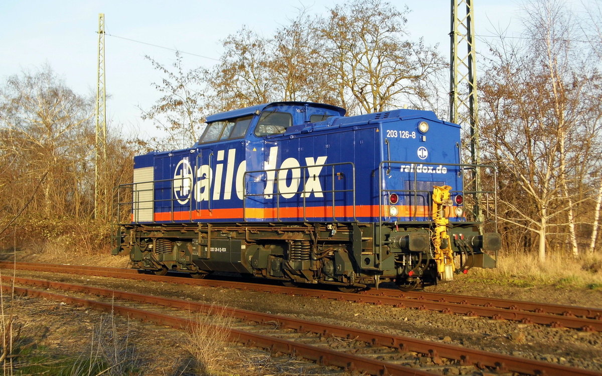 Am 26.03.2016   die 203 126-8 von Raildox in Stendal abgestellt .