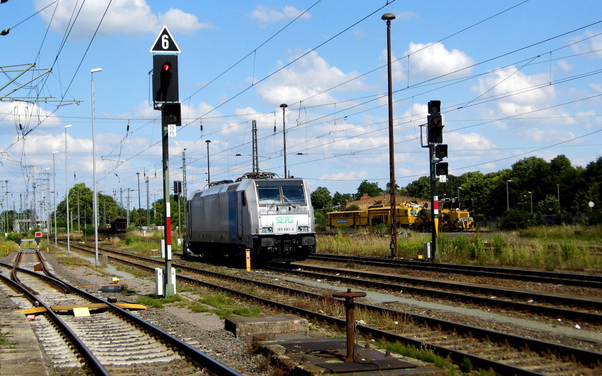 Am 26.06.2016 war die 185 681-4 von der SETG (Railpool)  in Stendal abgestellt .