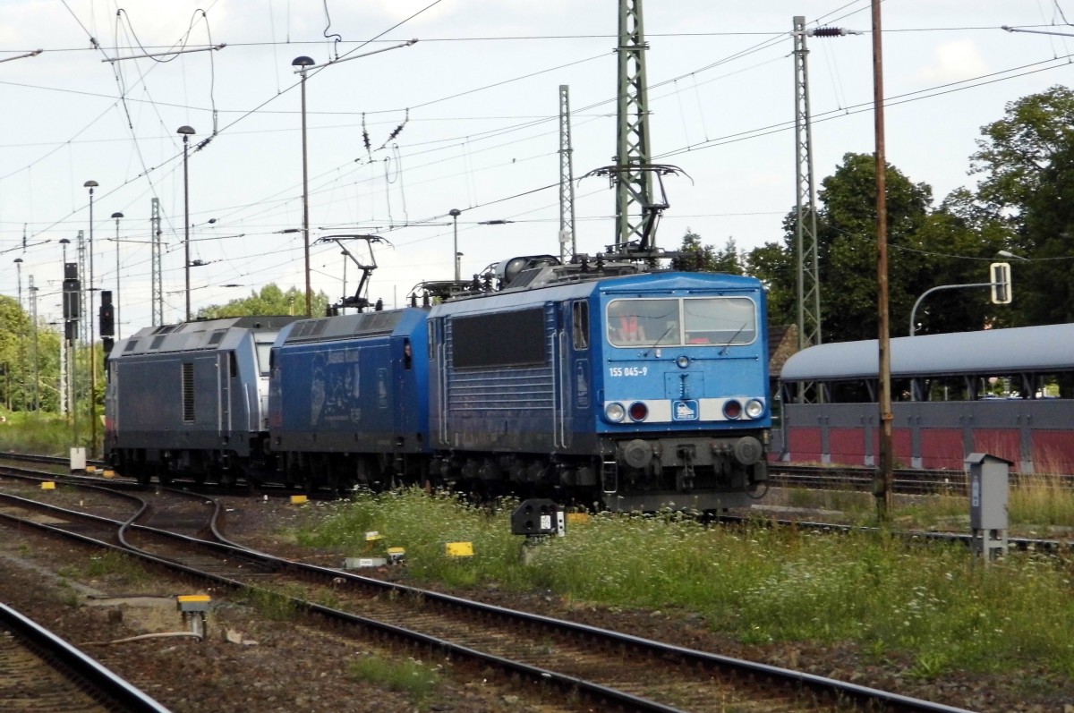 Am 26.07.2015 Rangierfahrt von der    76 110 und die 145 030-7 und die 155 045-9 von der Press   in Stendal .