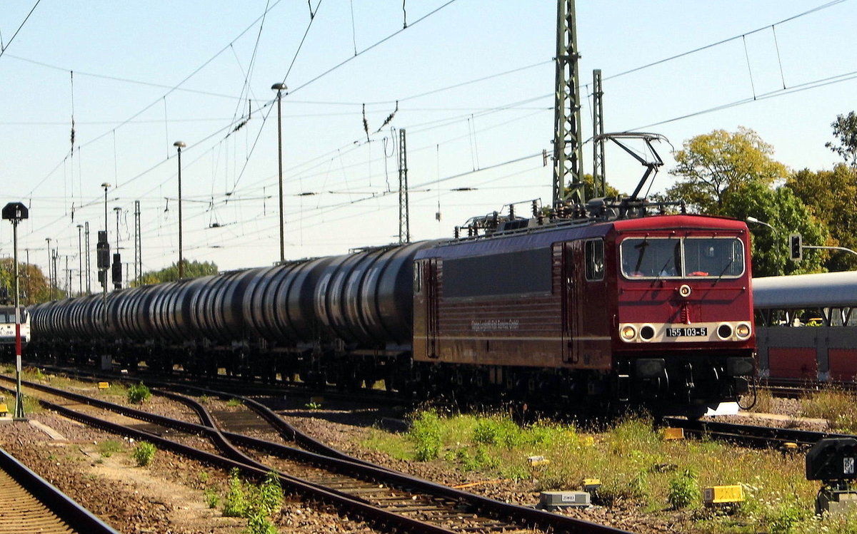 Am 26.08.2016 kam die 155 103-5 von der  CLR - Cargo Logistik Rail-Service aus Richtung Berlin nach Stendal .