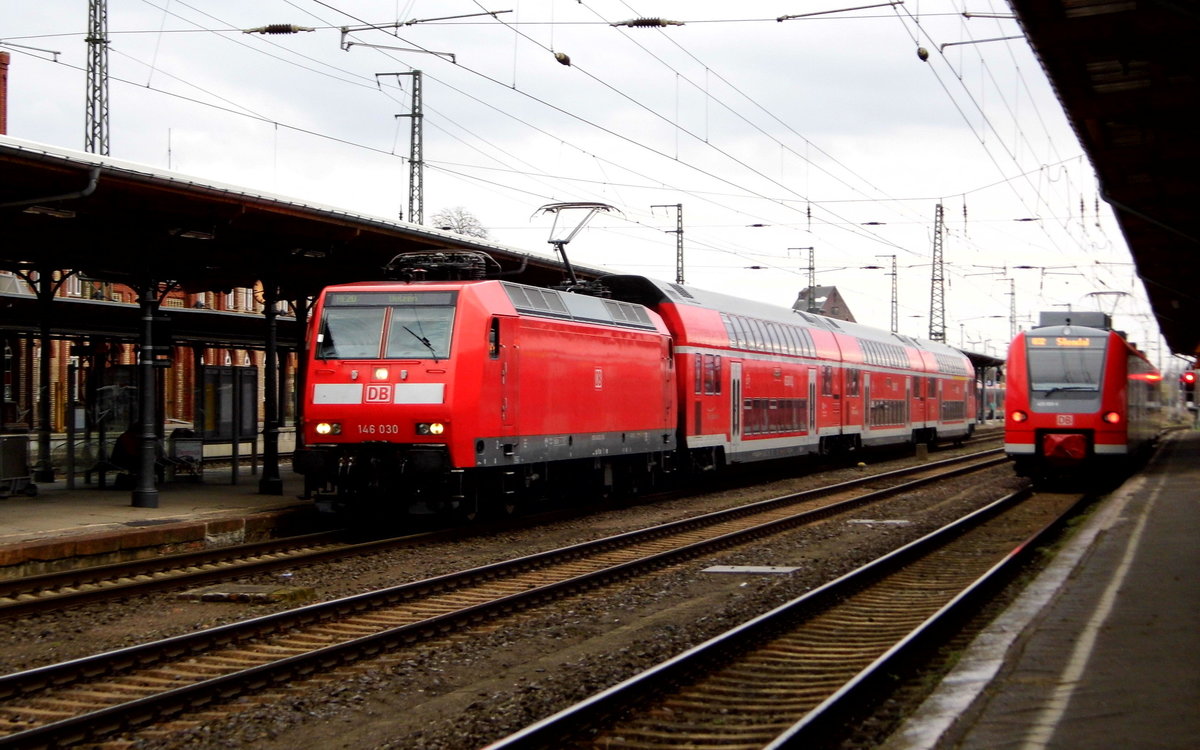 Am 27.03.2016 stand die 146 030 von der DB in Stendal .