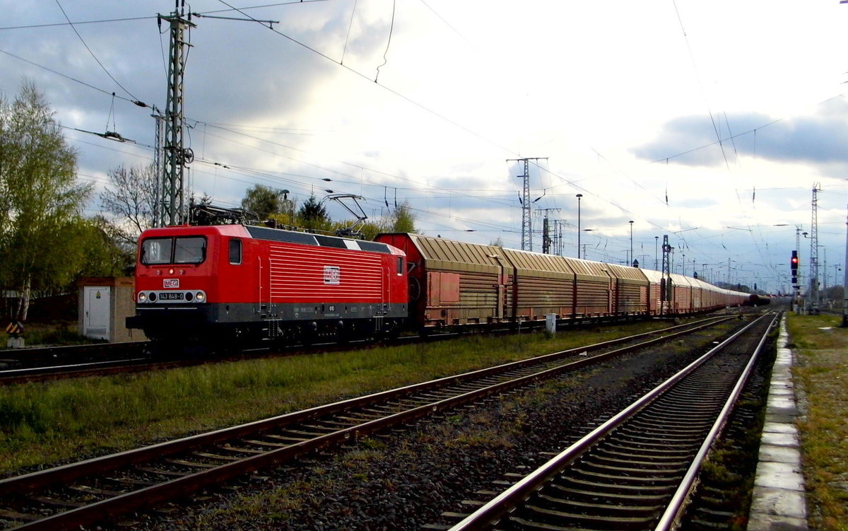 Am 27.04.2016 stand die 143 848-0 von der MEG in Stendal und fuhr weiter in Richtung Magdeburg .