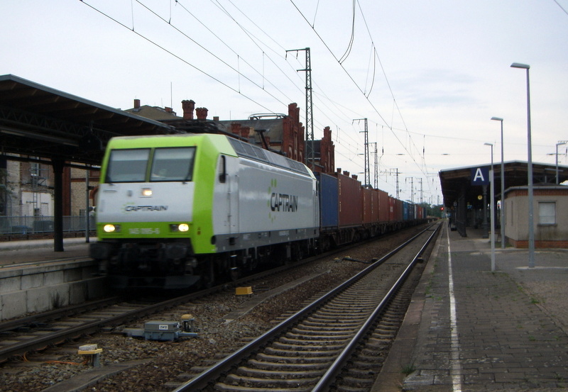 Am 27.06.2014 kam die 145 094-9 von der CAPTRAIN aus Richtung Berlin durch Stendal und Fuhr weiter in Richtung Wittenberge.