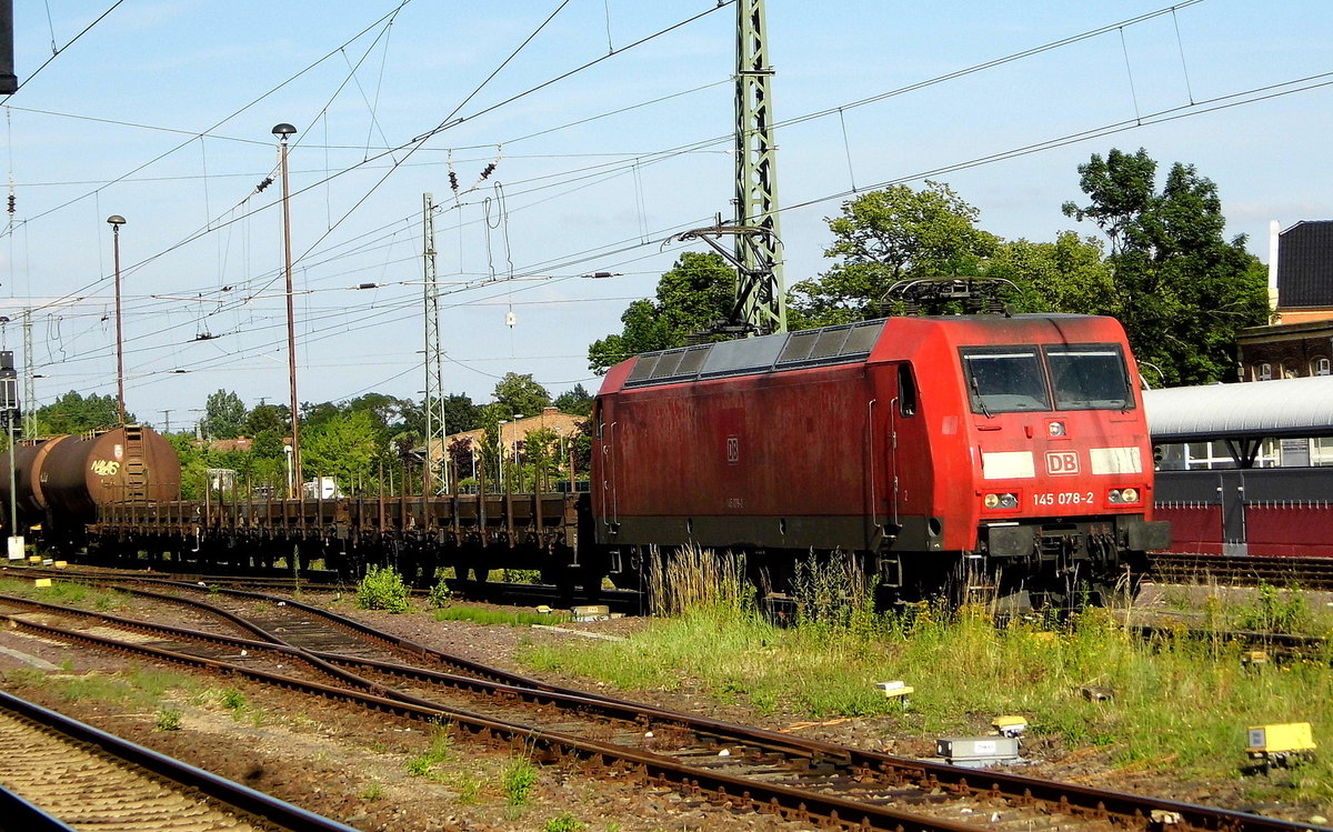 Am 27.06.2017 kam die 145 078-2 von der  DB Cargo Deutschland AG, aus Richtung Magdeburg nach Stendal und fuhr weiter in Richtung Braunschweig .