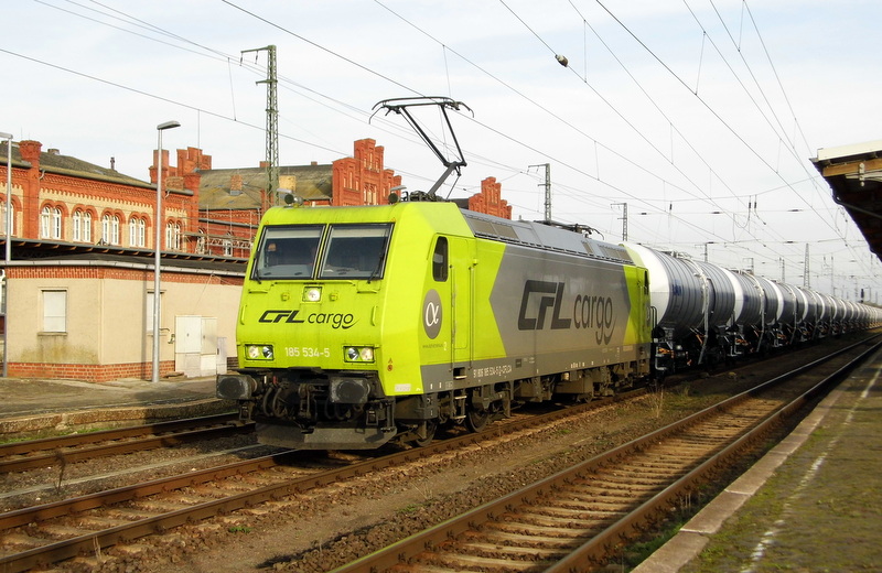 Am 27.10.2014 kam die 185 534-5 von der CFL Cargo aus Richtung Magdeburg nach Stendal und fuhr weiter in Richtung Salzwedel .