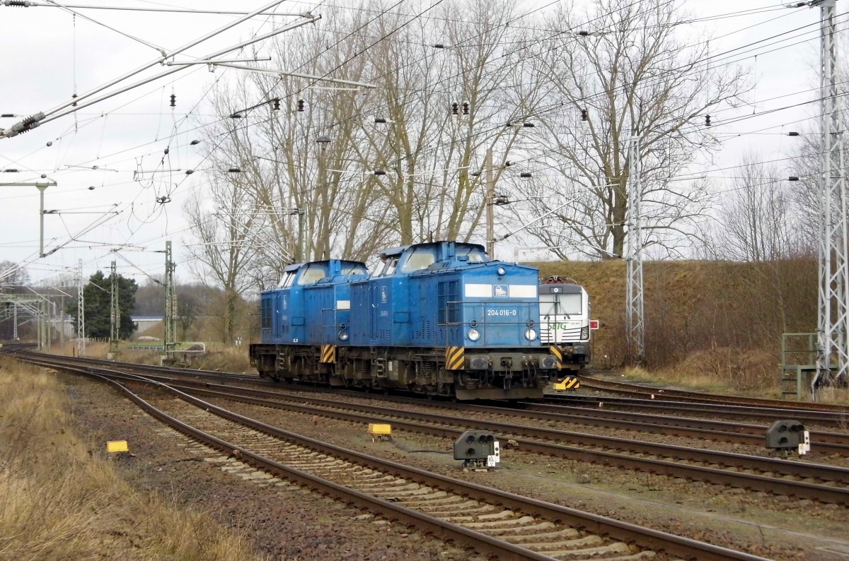 Am 28.01.2015 Rangierfahrt von die 204 016-0 und die 204 022-2 von der Press bei Borstel bei Stendal . 