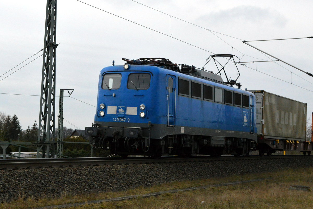 Am 28.01.2021 kam die 140 047-9 von  METRANS  (PRESS) aus Richtung Salzwedel und fuhr weiter in Richtung Stendal .