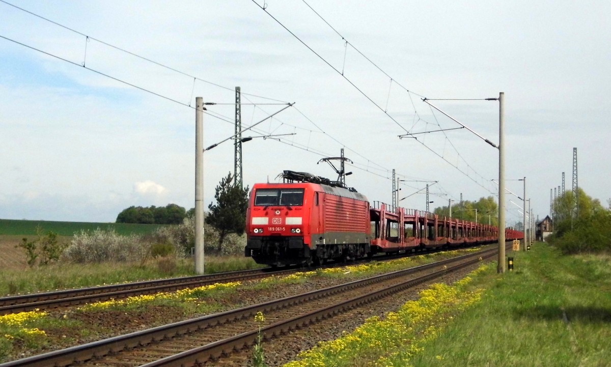 Am 28.04.2015 kam die 189 061-5 von der DB aus der Richtung Stendal nach Demker und fuhr weiter in Richtung Magdeburg .