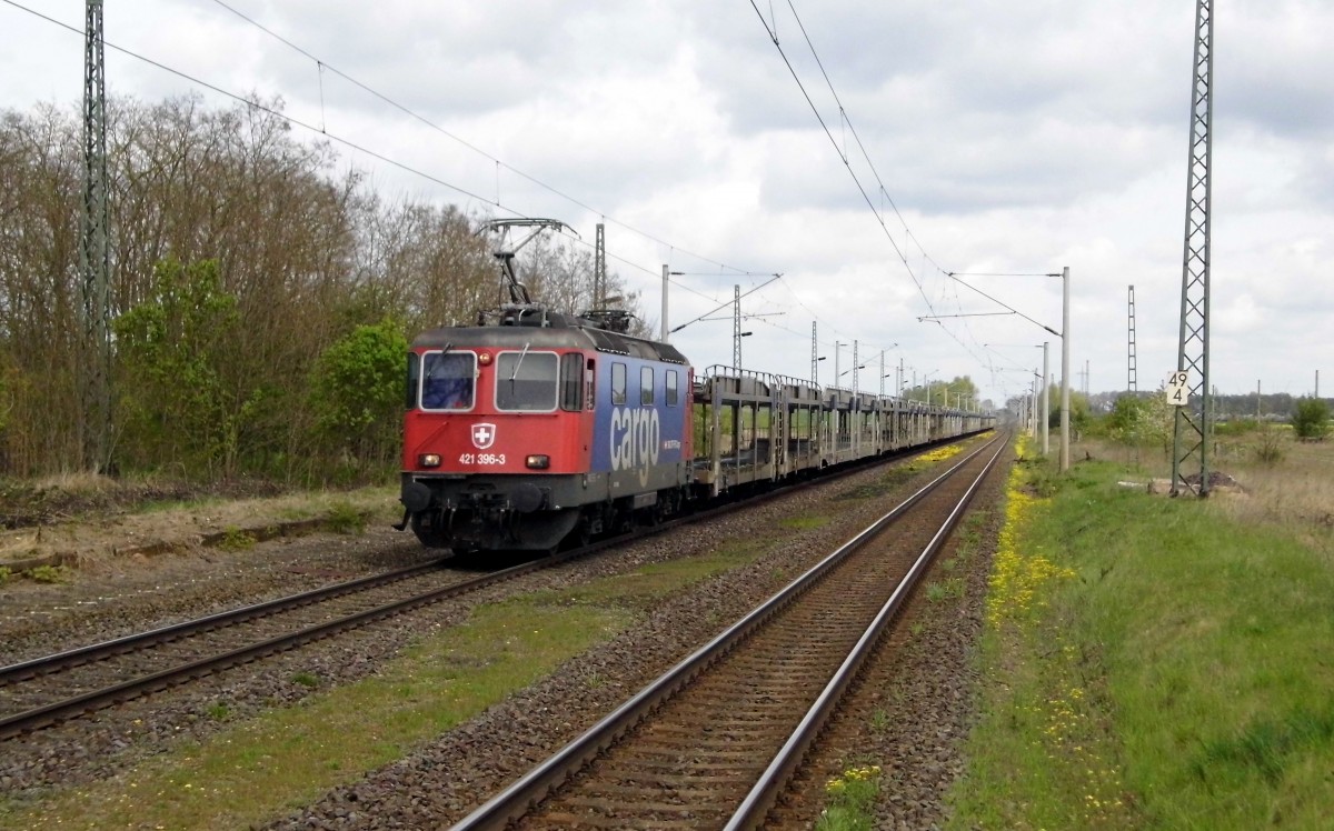 Am 28.04.2015 kam die 421 396-3 von der SBB Cargo aus der Richtung Stendal nach Demker und fuhr weiter in Richtung Magdeburg .