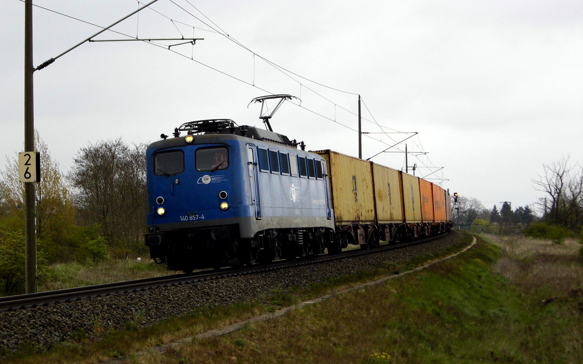 Am 28.04.2016 kam die 140 857-4 von der EGP aus Richtung Stendal und fuhr weiter in Richtung Salzwedel .