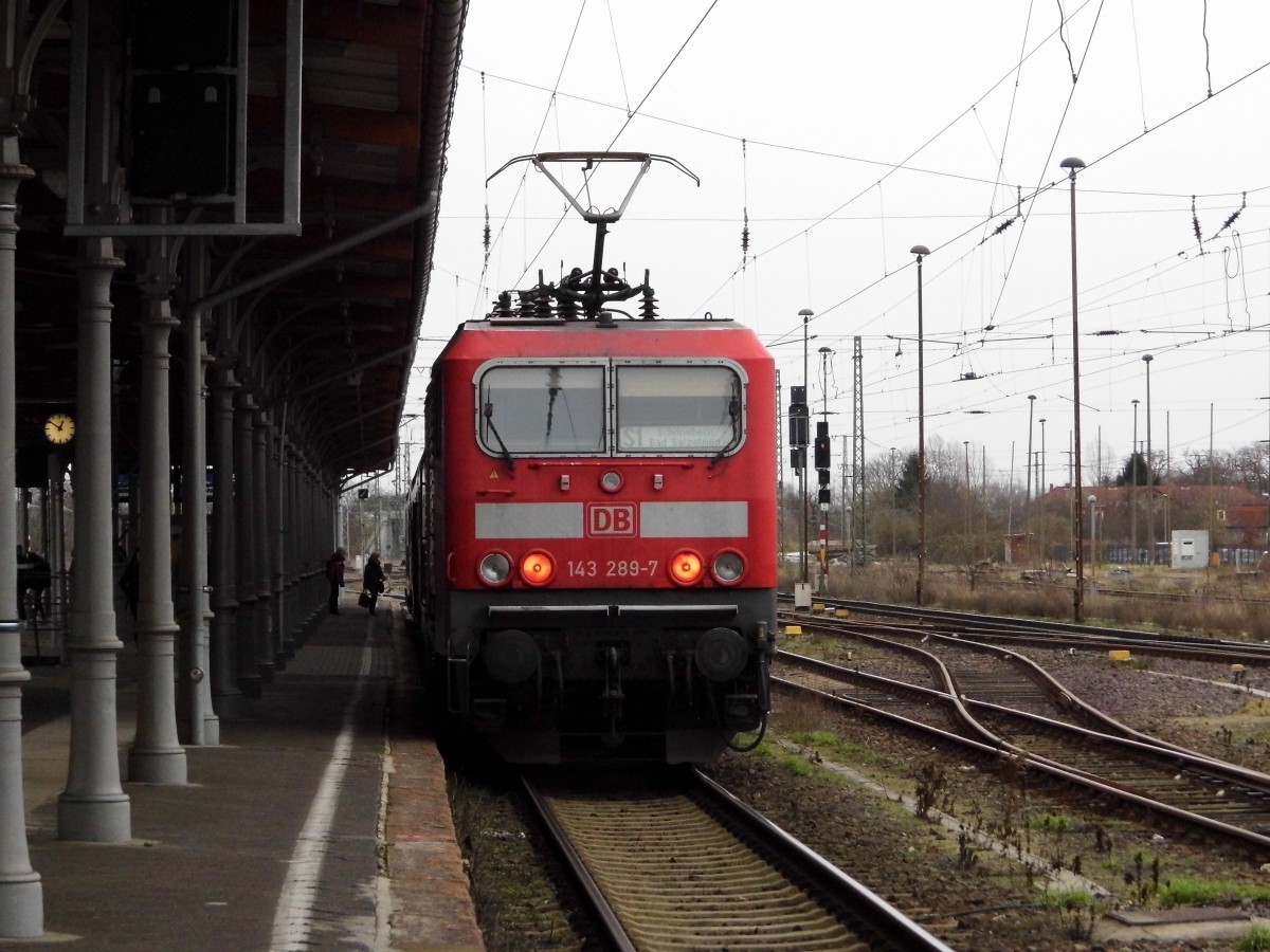 Am 29.01.2015 stand die 143 289-7 von der DB in Stendal.