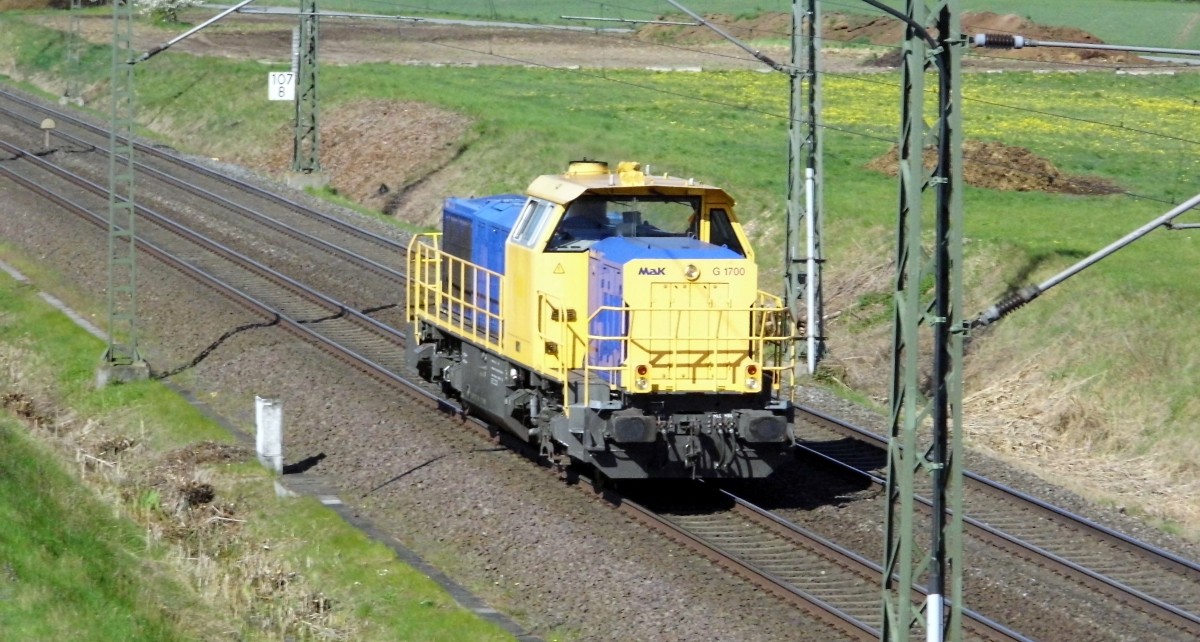 Am 29.04.2015 kam die   277 004-8 von der SETG  aus Richtung Hannover und fuhr weiter in Richtung Stendal .