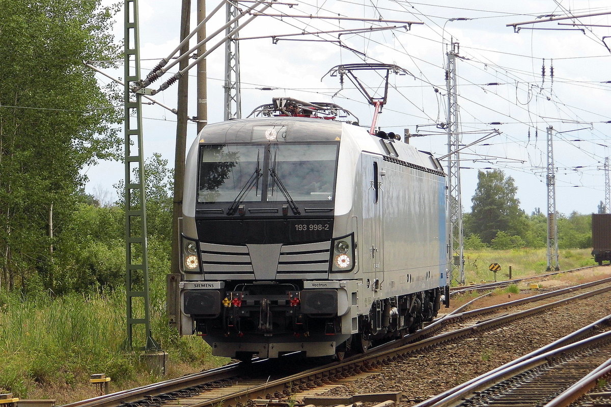 Am 29.06.2020 Rangierfahrt von der 193 998-2 von der SETG (Railpool)    in Borstel .