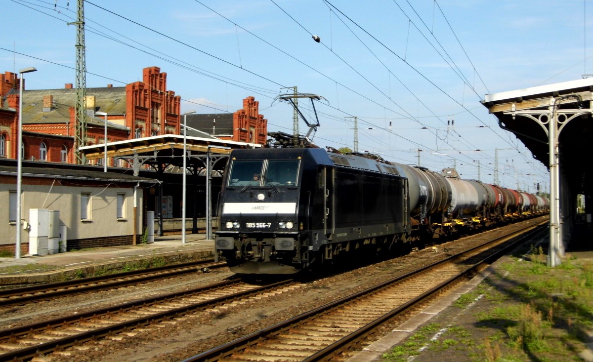 Am 29.08.2015 kam die 185 566-7 von der MRCE dispolok aus Richtung Magdeburg nach Stendal und fuhr weiter in Richtung Wittenberge .