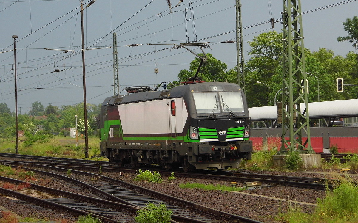 Am 30.05.2017 fuhr die  193 219-3 von der SETG (ELL) von Stendal in Richtung Magdeburg .