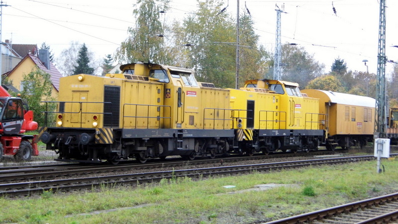 Am 30.10.2014 fuhren die 293 011-3 und die 293 010-5 von der DB von Stendal nach Magdeburg .