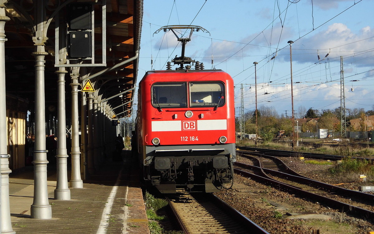 Am 30.10.2017 fuhr die 112 164 von DB Regio von Uelzen    nach Stendal  und   weiter nach Magdeburg .