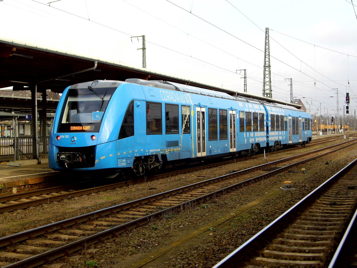 Am 30.11.2017 Testfahrten mit ein Wasserstoffzug die 654 102 von Magdeburg nach Stendal und fuhr den ins RAW.