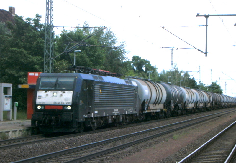 Am 3.06.2014 kam die 189 229  von der MRCE aus der Richtung Magdeburg nach Wefensleben und fuhr weiter in Richtung Helmstedt .