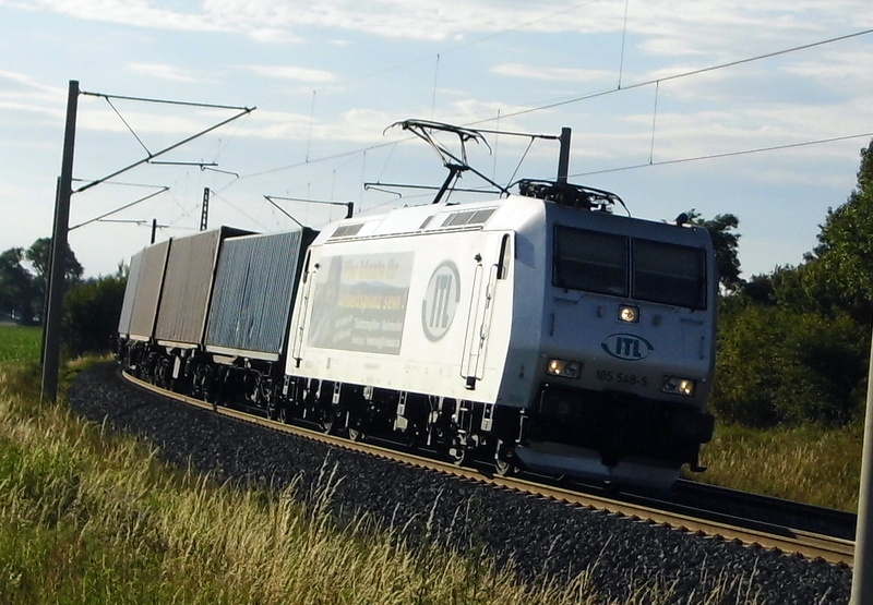 Am 3.07.2014 kam die 185 548-5 von der ITL aus der Richtung Wittenberge und fuhr nach Stendal .