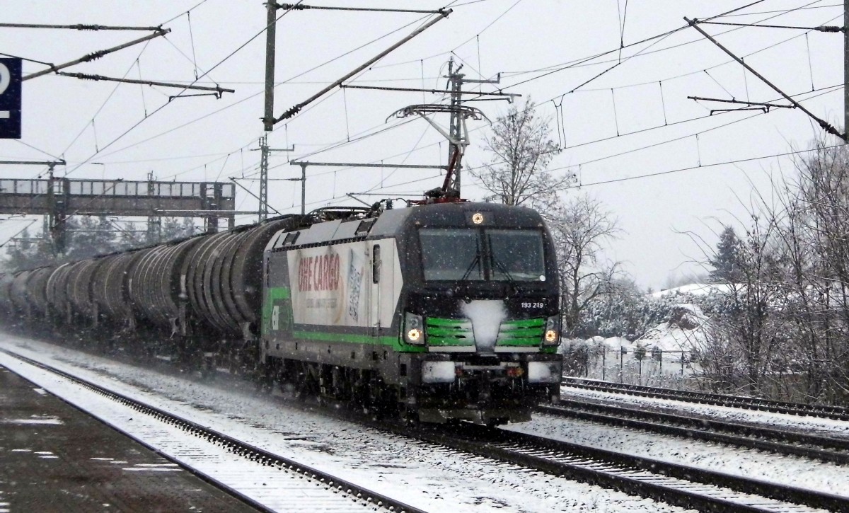 Am 31.01.2015 kam die 193 219 von der OHE Cargo (ELL - European Locomotive Leasing, aus Richtung Braunschweig nach Niederndodeleben und fuhr weiter in Richtung Magdeburg .
