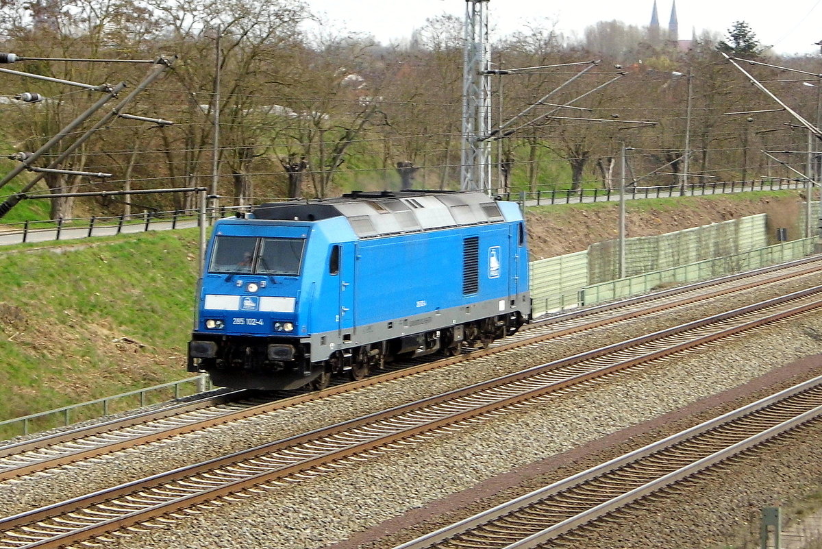 Am 31.03.2017 kam die 285 102-4 von der PRESS aus Richtung Stendal und fuhr nach  Niedergörne .