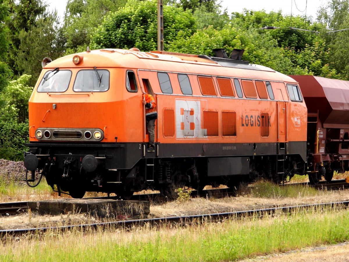 Am 31.05.2015 Rangierfahrt von der 225 015-7 Lok 19 von der BBL LOGISTIK in Stendal .