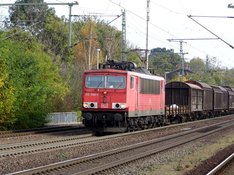 Am 31.10.2014 kam die 155 040-9 von der DB aus Richtung Magdeburg nach Niederndodeleben und fuhr weiter in Richtung Braunschweig . 