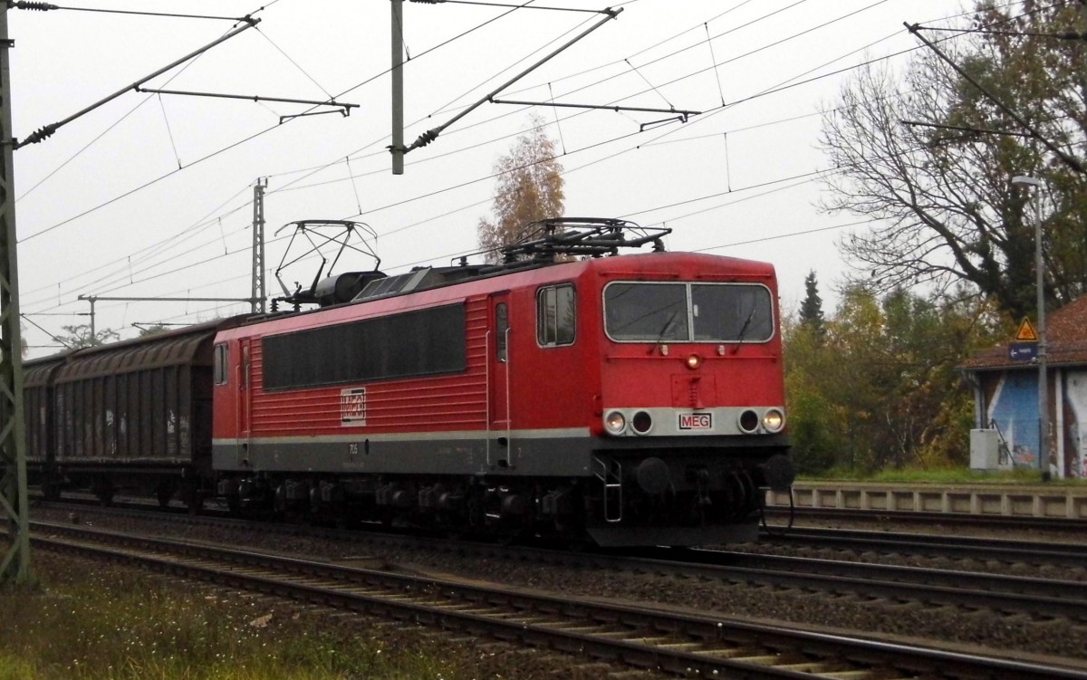 Am 31.10.2015 kam die   MEG (155 119-1) 706 aus Richtung Braunschweig nach Niederndodeleben und fuhr weiter in Richtung Magdeburg .