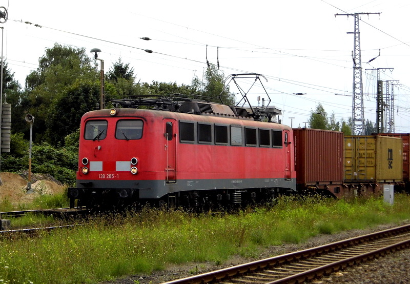 Am 5.08.2014 kam die 139 285-1 von der EGP aus Richtung Salzwedel nach Stendal und fuhr weiter in Richtung Magdeburg.