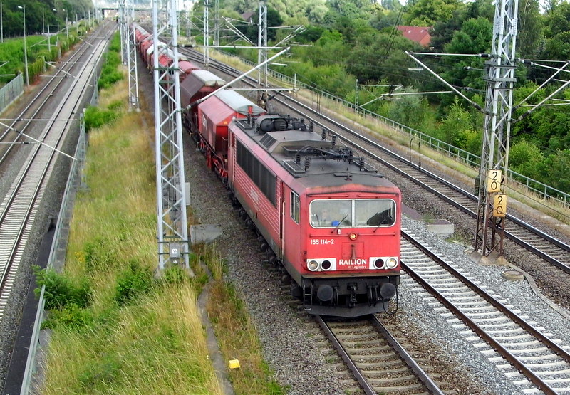 Am 7.07.2014 kam die 155 114-2 von der Railion   aus der Richtung Stendal und fuhr nach Wittenberge .