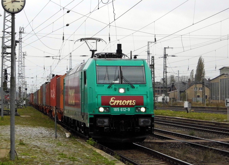 Am 7.10.2014 kam die 185 612-9 aus Richtung Salzwedel nach Stendal und fuhr weiter in Richtung Magdeburg.