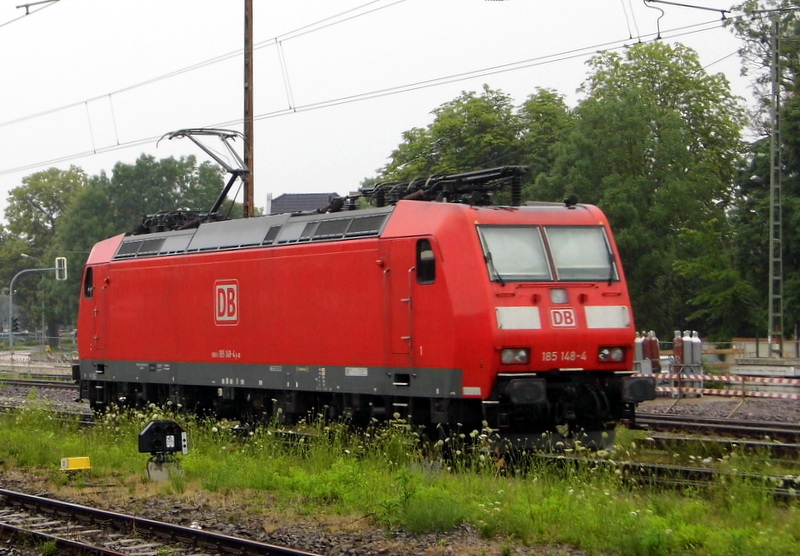 Am 9.07.2014 kam die 185 148-4  von der DB aus Richtung Wittenberge nach Stendal und fuhr weiter in Richtung Hannover.