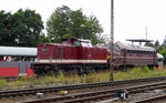 Am 02.07.2016 waren die 202 327-3 von der LEG   und die   227 004-9 Nr 1138 von der CLR - Cargo Logistik Rail-Service GmbH in Stendal   abgestellt .