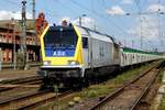 Am 30.07.2017 kam die 264 007-6  von der  A.D.E. Eisenbahnverkehrsunternehmen GmbH,  aus Richtung Magdeburg nach Stendal und fuhr weiter in Richtung Wittenberge .