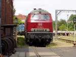 Am 30 .05.2015 stand die 215 086-0 von der DB im RAW Stendal bei Alstom Lokomotiven Service GmbH .
