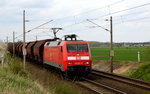 Am 18.04.2016 kam die 152 037-8 von DB Schenker aus Richtung Stendal und fuhr nach Magdeburg .