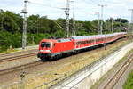 Am 01.07.2018 kam die 182 010 aus Richtung Stendal und fuhr nach Hamburg .