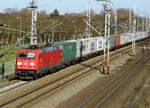 Am 27.03.2017 kam die  185 288-8  von der DB Schenker Rail Deutschland AG, aus Richtung Stendal und fuhr weiter in Richtung Wittenberge.