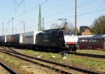  Am 21.04.2015 kam die 189 211 von der Freightliner -ERS Railways ( MRCE dispolok ) aus Richtung Magdeburg nach Stendal und fuhr weiter in Richtung Hannover .